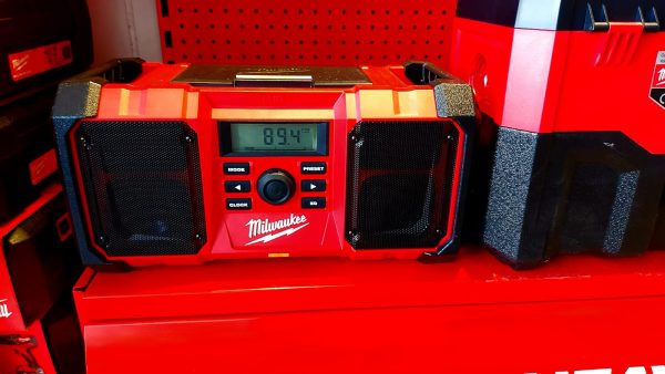 Radio de trabajo milwaukee - Imagen 3