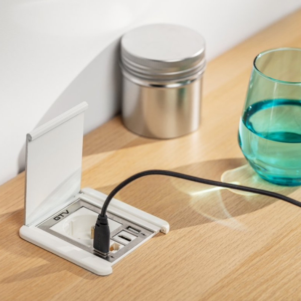 ENCHUFE FLIP CON TAPA PLEGABLE 1,5M - Imagen 4